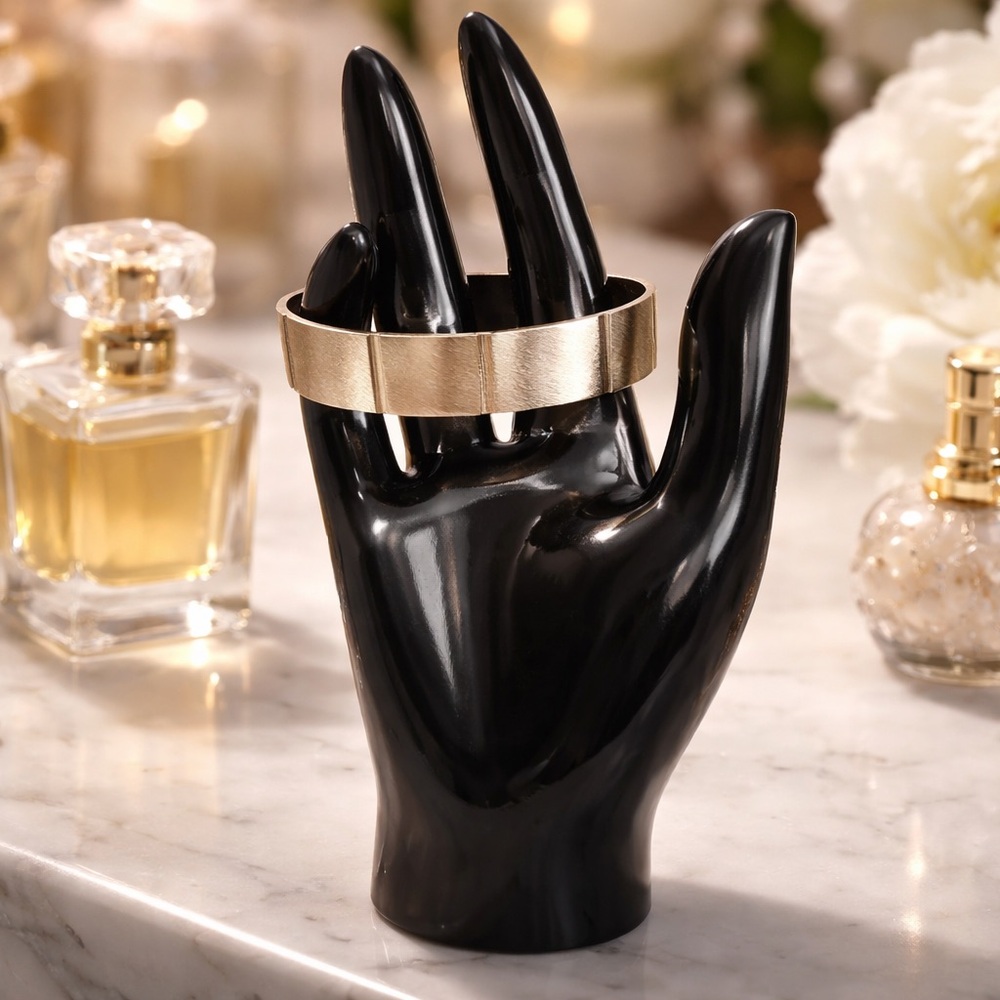 Elegant Black Hand Jewelry Holder